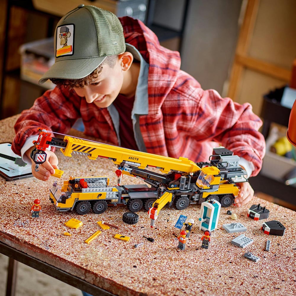 LEGO City: Macara mobila galbena de constructii 60409, 9 ani+, 1116 piese
