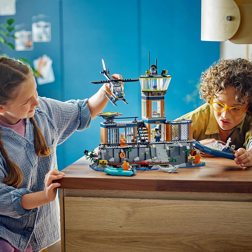 LEGO City: Insula - Inchisoare 60419, 7 ani+, 980 piese