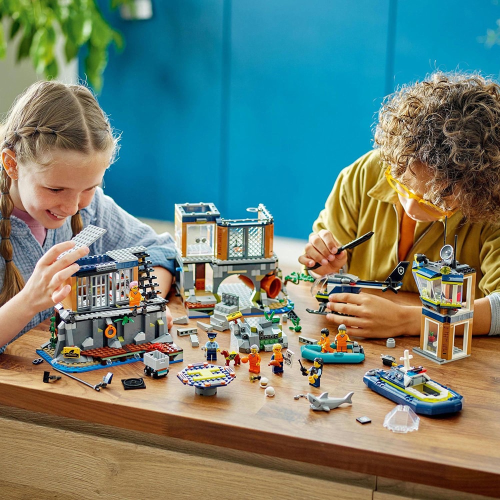 LEGO City: Insula - Inchisoare 60419, 7 ani+, 980 piese