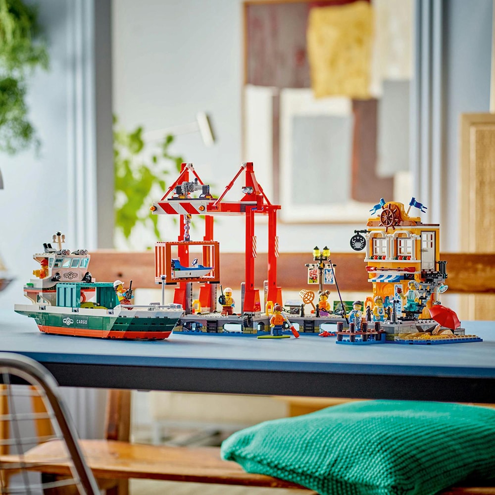 LEGO City: Port si nava de transport marfa 60422, 8 ani+, 1226 piese