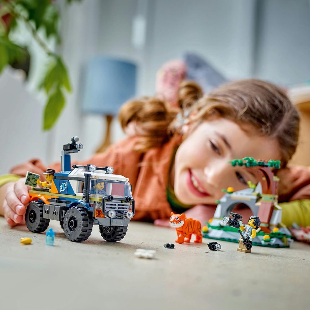 LEGO City: Camionul off-road al unui explorator al junglei 60426, 6 ani+, 314 piese