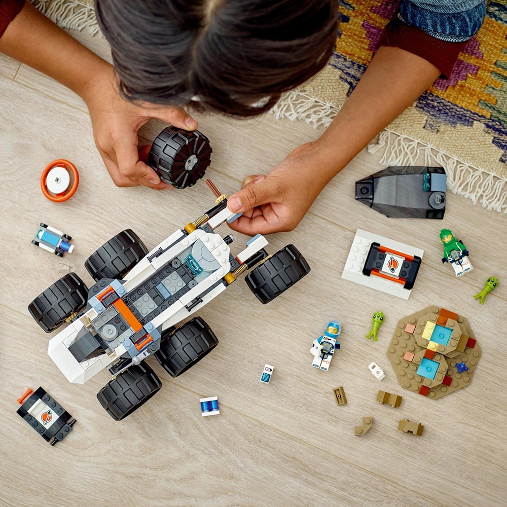 LEGO City: Rover de explorare spatiala si viata extraterestra 60431, 6 ani+, 311 piese