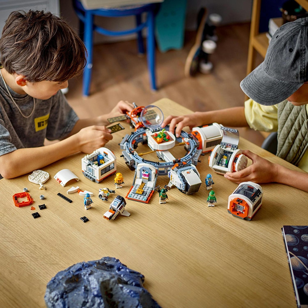 LEGO City: Statie spatiala modulara 60433, 7 ani+, 1097 piese