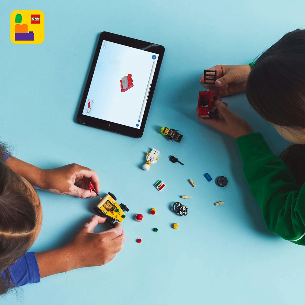 LEGO City: Pachet de curse Furgoneta de pizza vs. autospeciala de pompieri 60458, 5 ani+, 70 piese