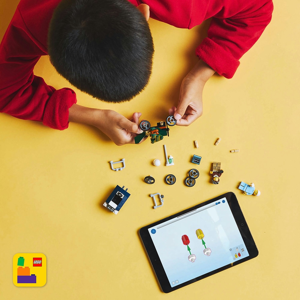 LEGO City: Pachet de curse Avion vs. pat de spital 60459, 5 ani+, 70 piese