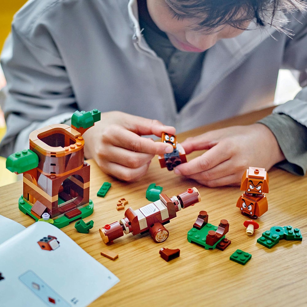 LEGO Super Mario: Teren de joaca pentru Goomba 71433, 7 ani+, 173 piese