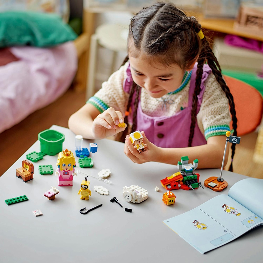 LEGO Super Mario: Aventuri cu LEGO Peach interactiva 71441, 6 ani+, 208 piese
