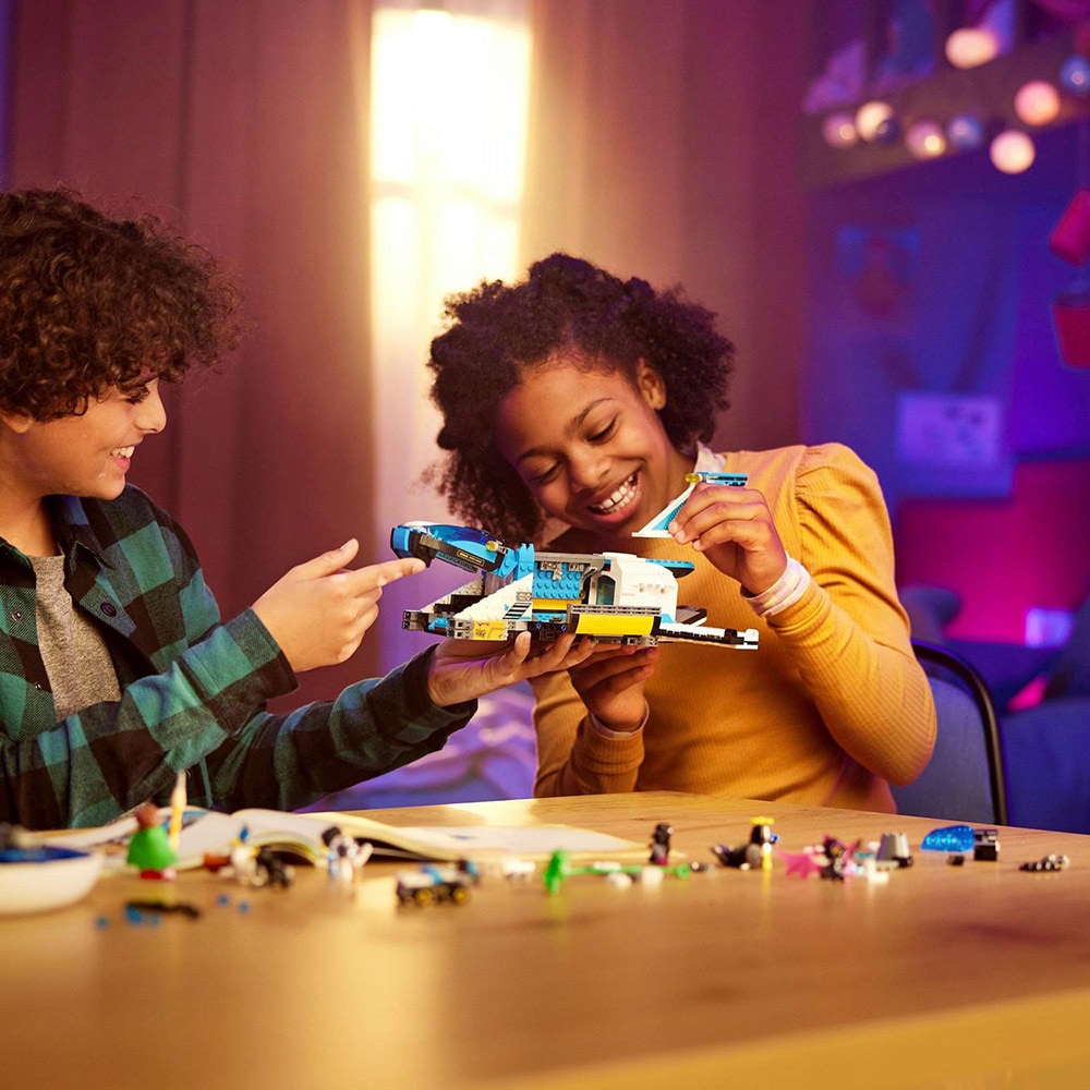 LEGO DREAMZzz: Autobuzul spatial al Dlui Oz 71460, 9 ani+, 878 piese