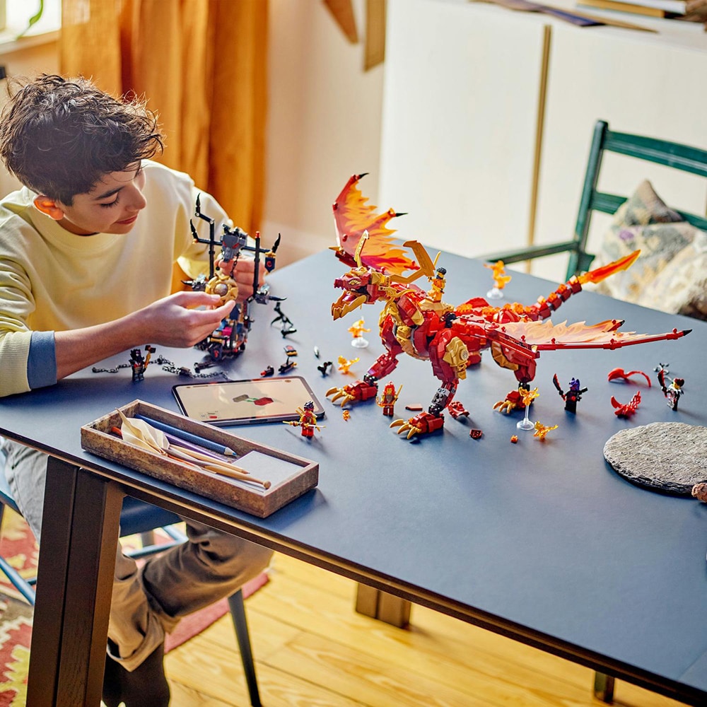 LEGO Ninjago: Dragonul-sursa al miscarii 71822, 12 ani+, 1716 piese