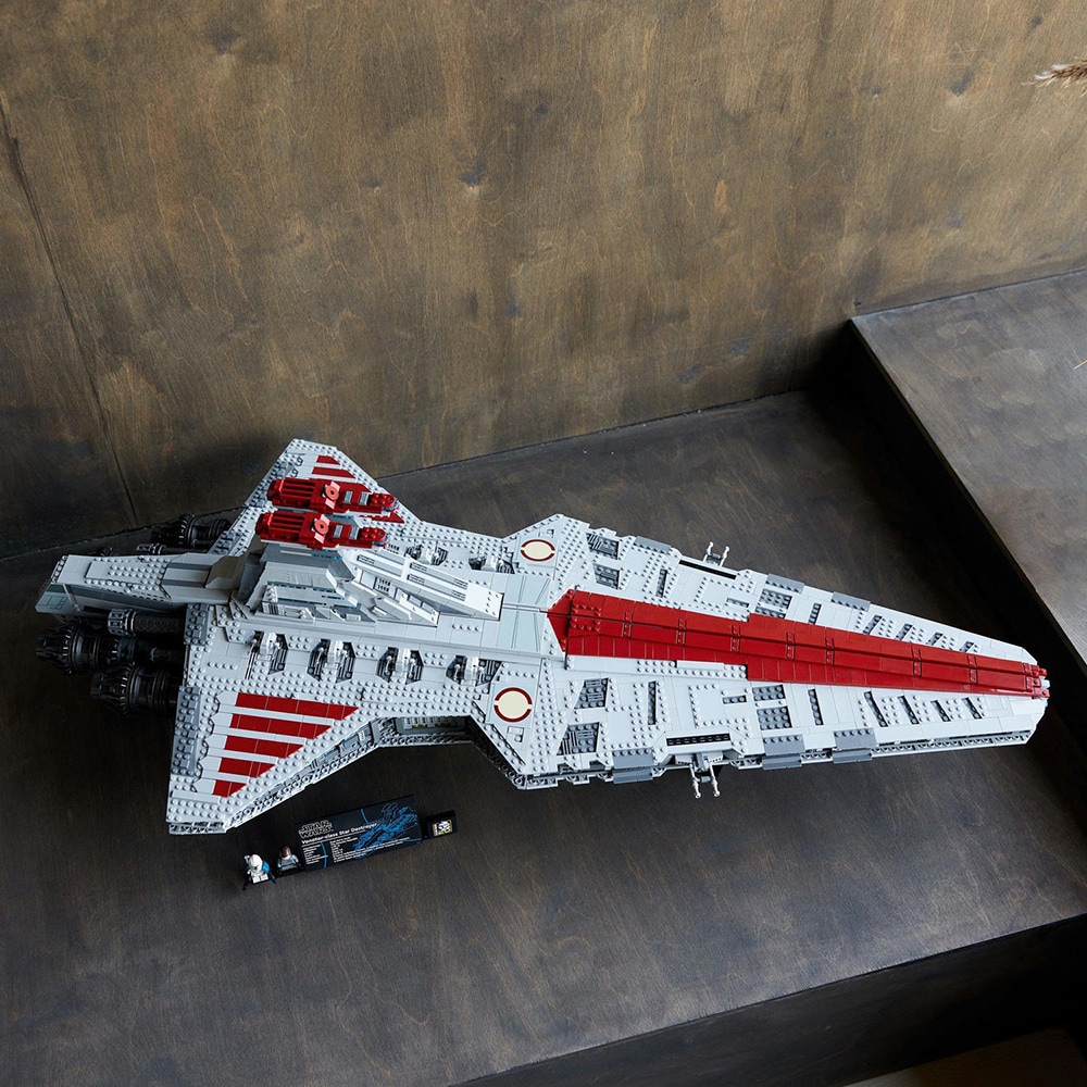 LEGO Star Wars: Venator-Class Republic Attack Cruiser 75367, 18 ani+, 5374 piese