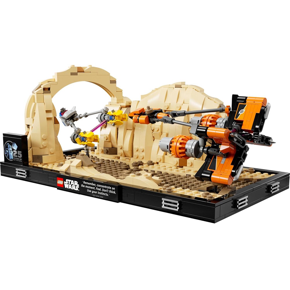 LEGO Star Wars: Diorama Cursa din Mos Espa 75380, 18 ani+, 718 piese