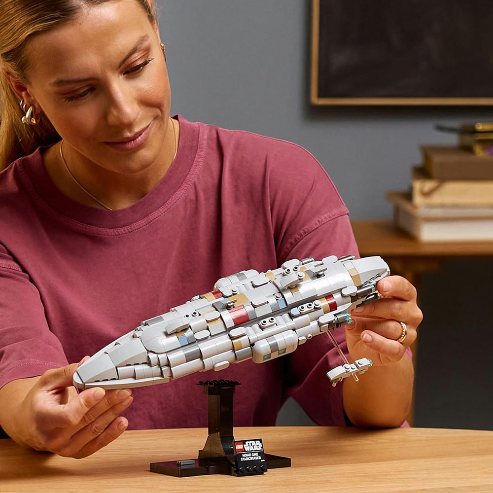 LEGO Star Wars: TM Nava de croaziera stelara Home One 75405, 18 ani+, 559 piese