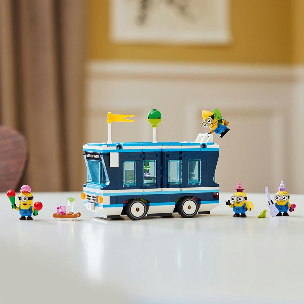 LEGO Despicable Me: Autobuzul de petrecere al minionilor 75581, 7 ani+, 379 piese