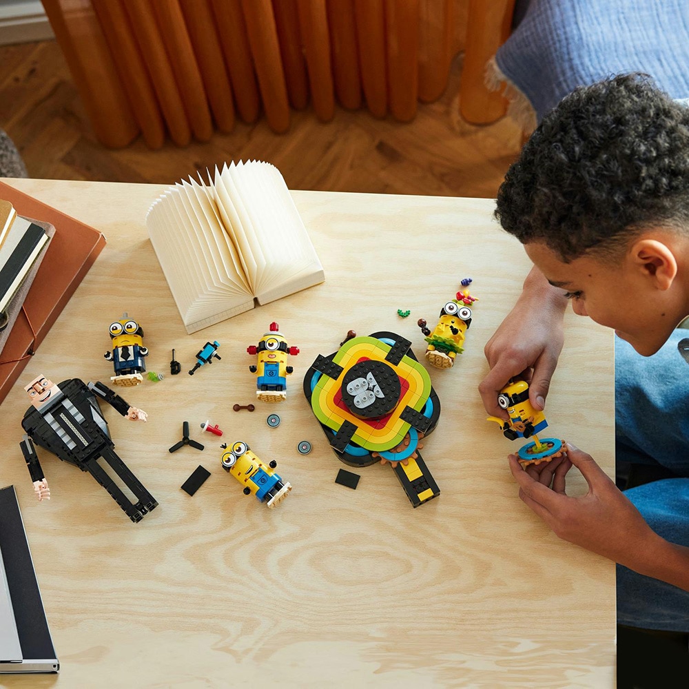 LEGO Despicable Me: Gru si minionii din caramizi 75582, 9 ani+, 839 piese