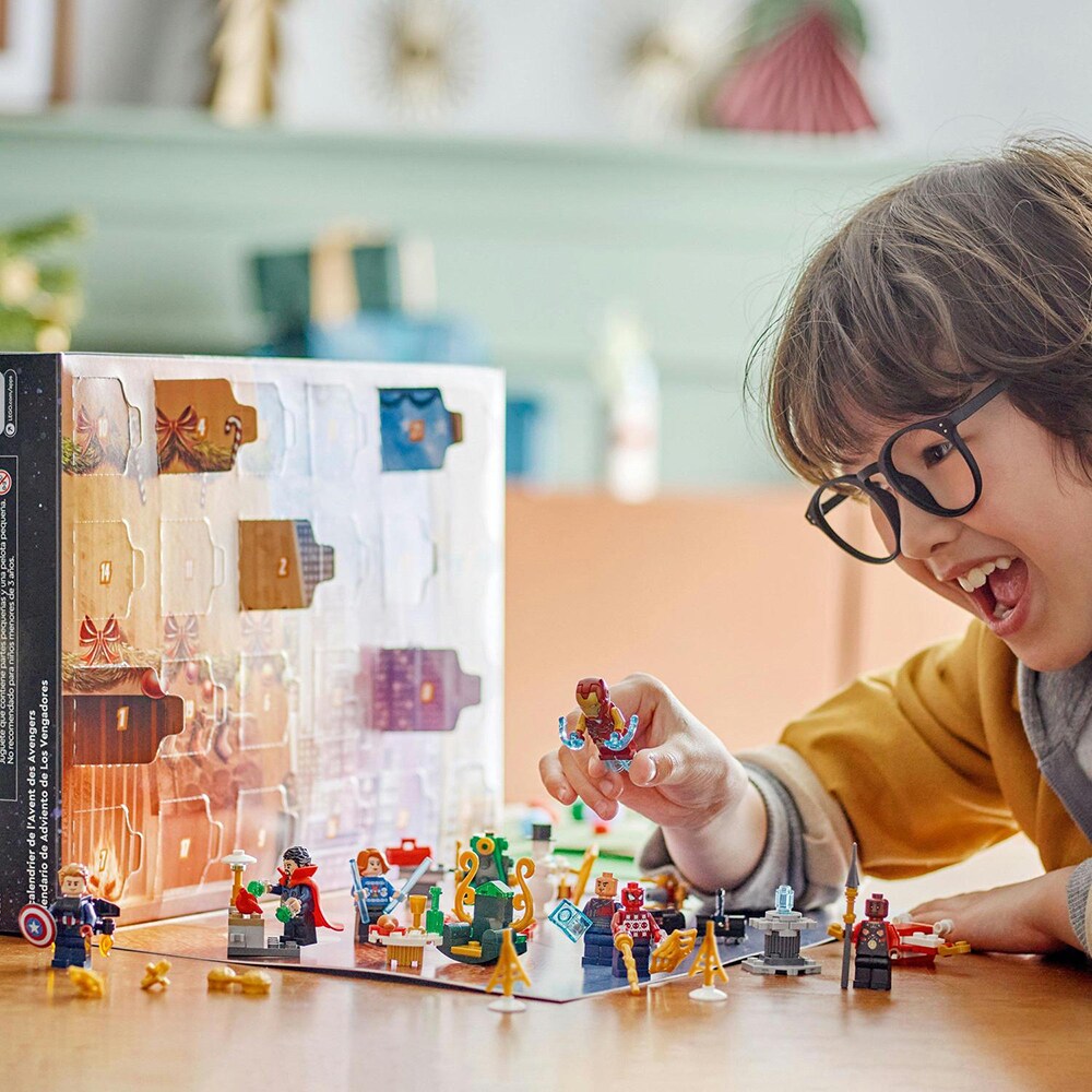 LEGO Super Heroes: Calendar de advent Avengers 76267, 7 ani+, 243 piese