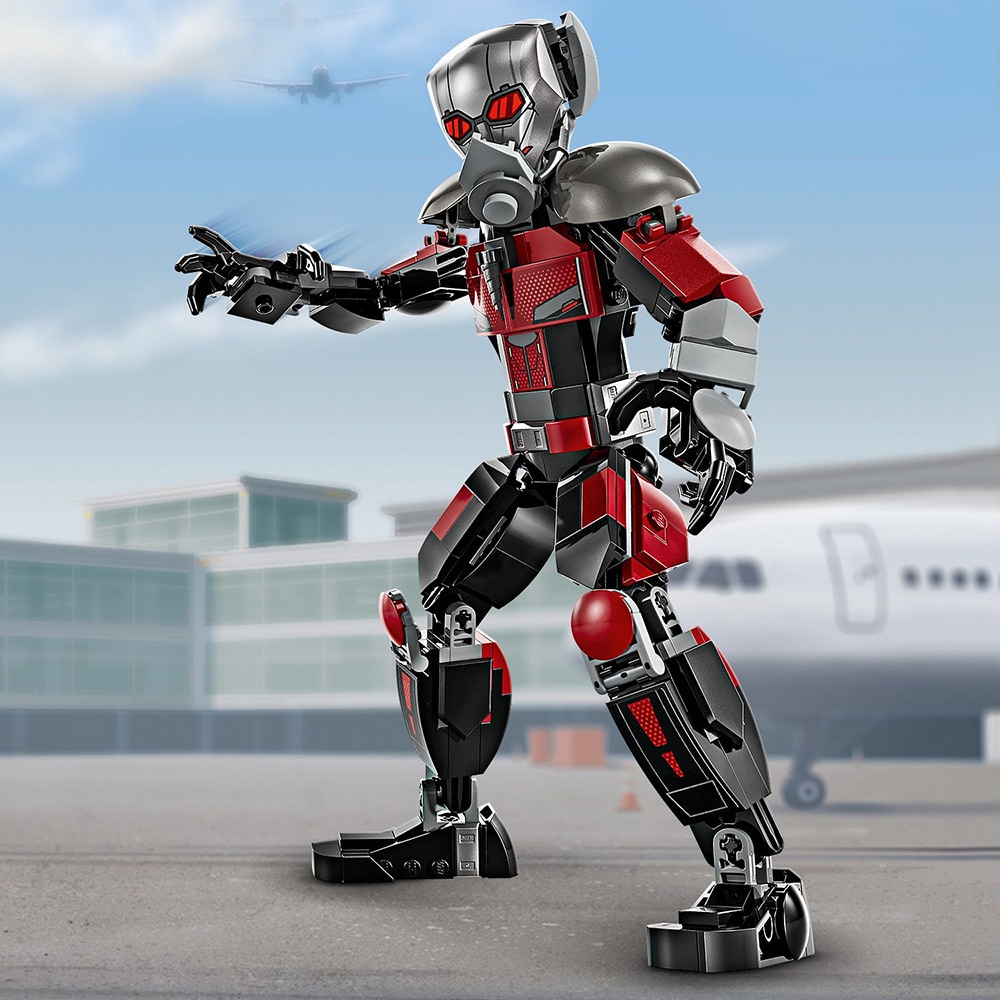 LEGO Marvel: Batalia plina de actiune din Capitanul America - Razboi civil 76314, 10 ani+, 736 piese