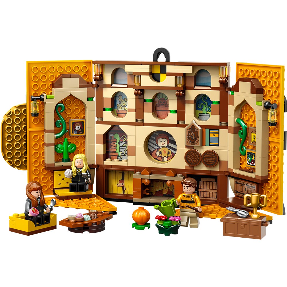 LEGO Harry Potter: Bannerul Casei Hufflepuff 76412, 9 ani+, 313 piese