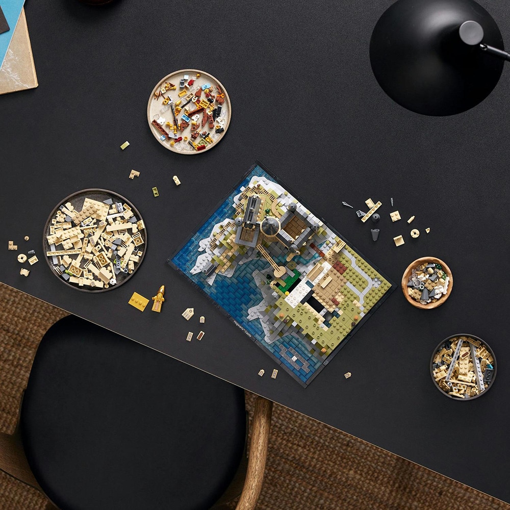 LEGO Harry Potter: Castelul Hogwarts si imprejurimile 76419, 18 ani+, 2660 piese