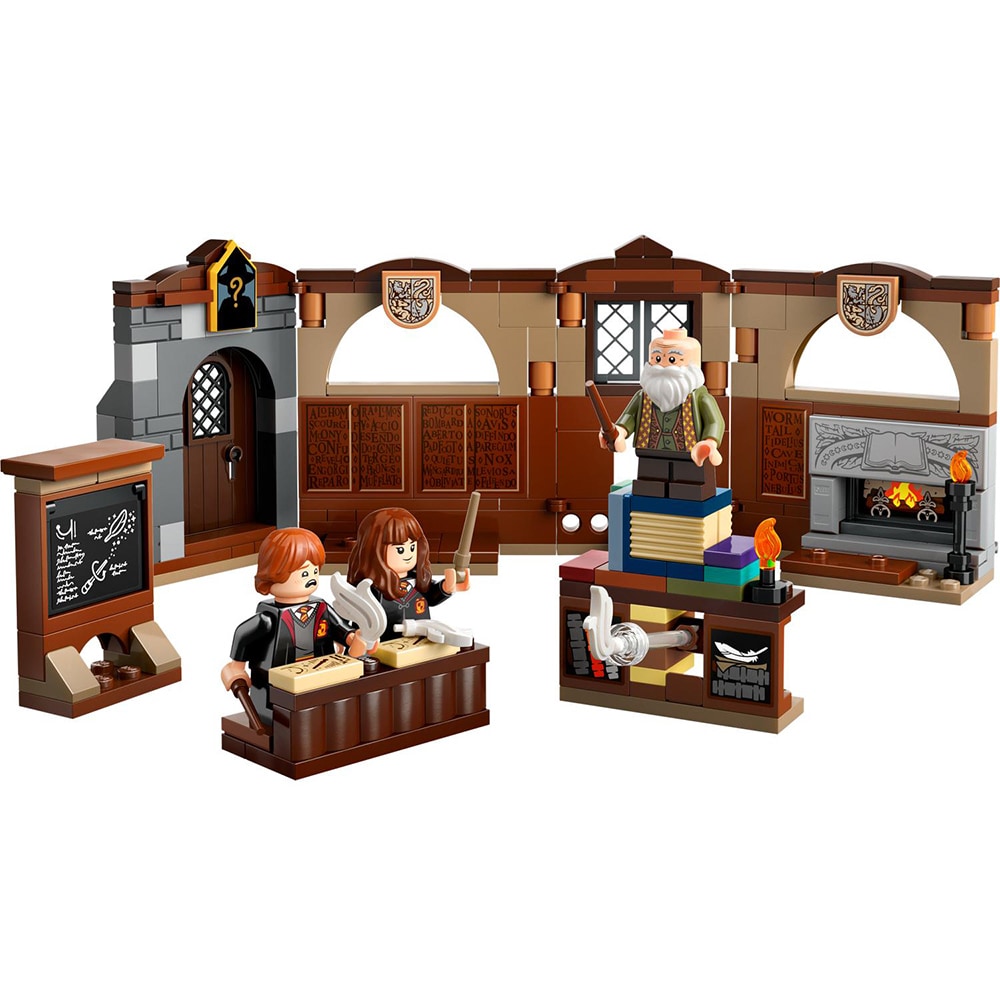 LEGO Harry Potter: Castelul Hogwarts - Ora de farmece 76442, 8 ani+, 204 piese