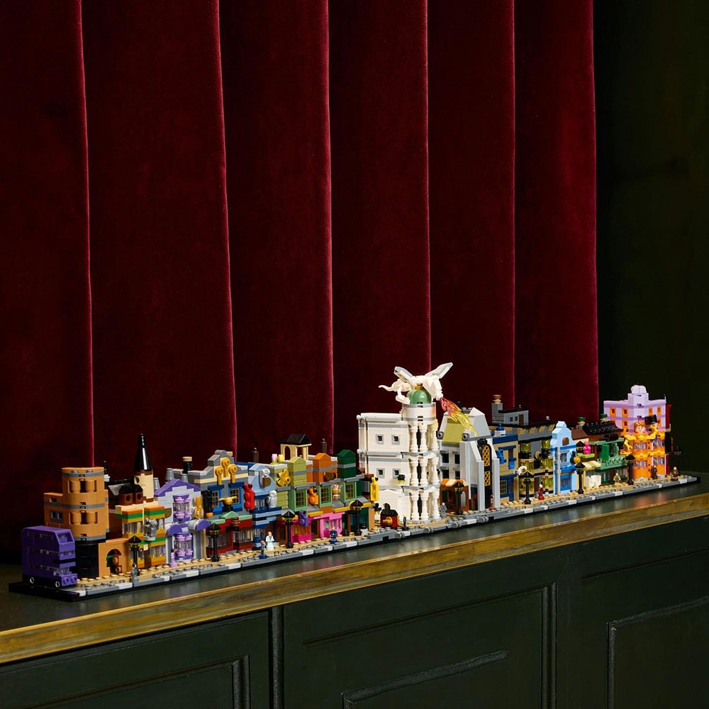 LEGO Harry Potter: Magazine vrajitoresti pe Aleea Diagon 76444, 18 ani+, 2750 piese