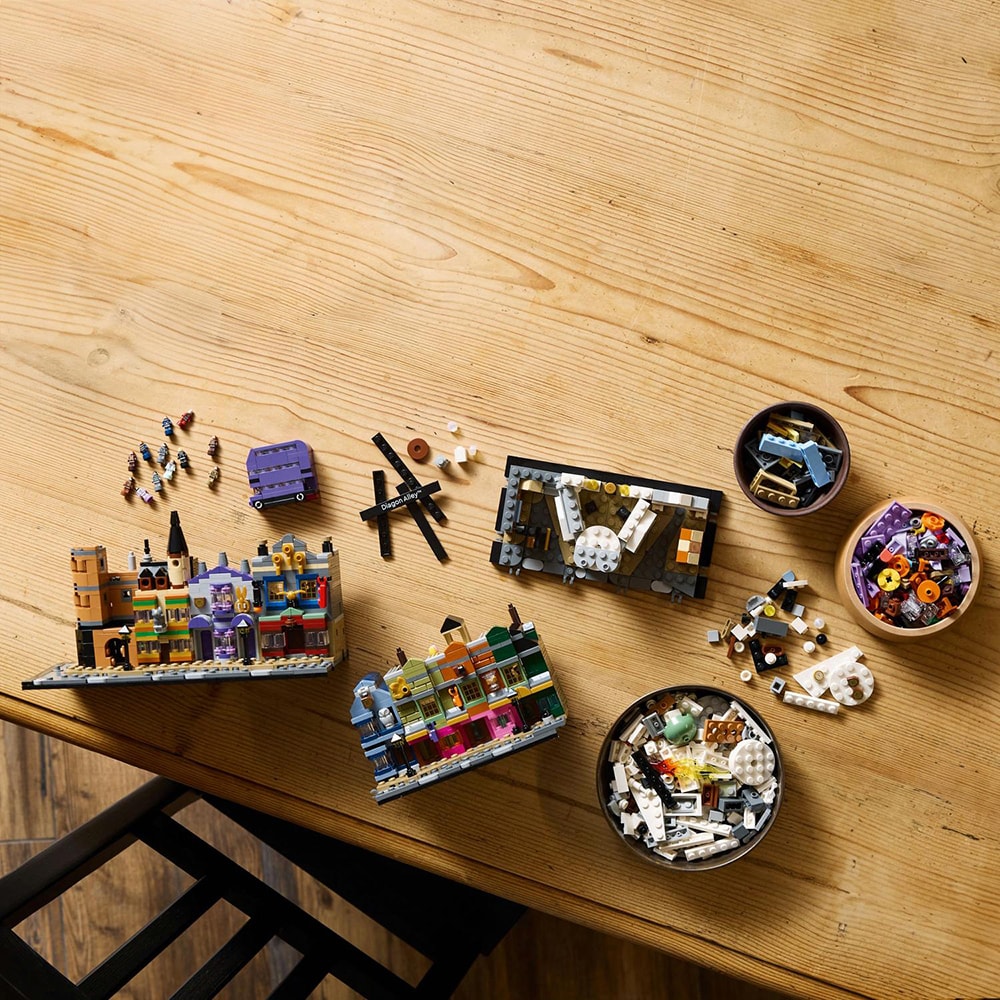 LEGO Harry Potter: Magazine vrajitoresti pe Aleea Diagon 76444, 18 ani+, 2750 piese