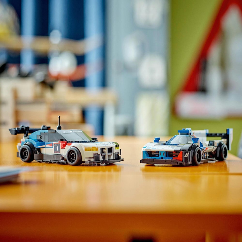 LEGO Speed Champions: Masini de curse BMW M4 GT3 si BMW M Hybrid V8 76922, 9 ani+, 676 piese