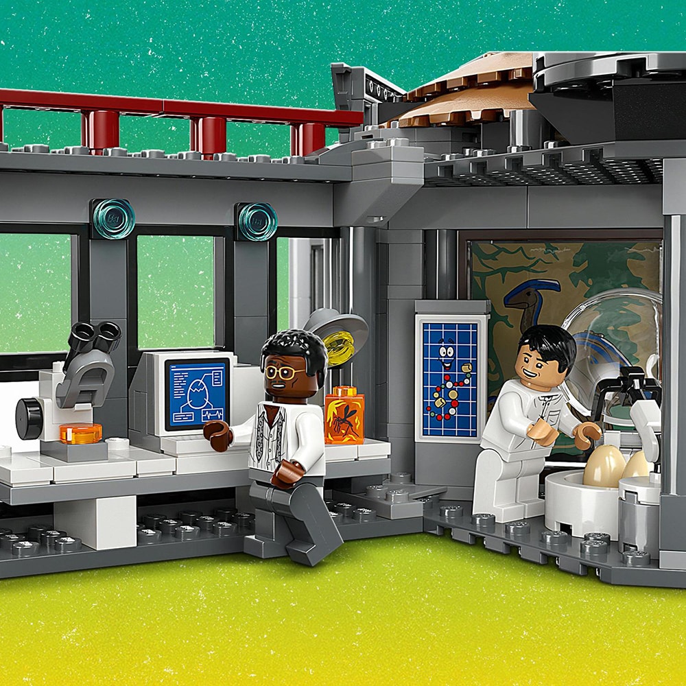 LEGO Jurassic World: Centru pentru turisti - T. rex si raptor la atac 76961, 12 ani+, 693 piese