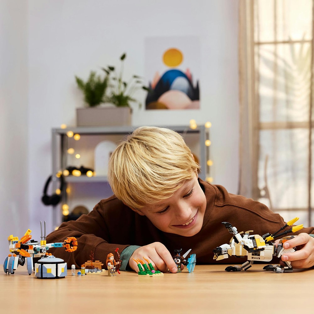 LEGO Horizon Adventures: Aloy si Varl vs. Shell-Walker si Sawtooth 77037, 9 ani, 768 piese