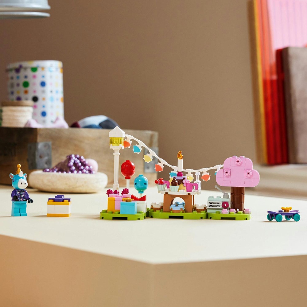 LEGO Animal Crossing: Petrecere de ziua de nastere a lui Julian 77046, 6 ani+, 170 piese