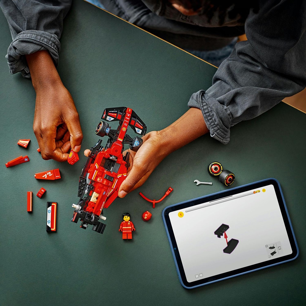 LEGO Speed Champions: Formula 1 - Masina de curse F1 Ferrari SF-24 77242, 10 ani+, 275 piese