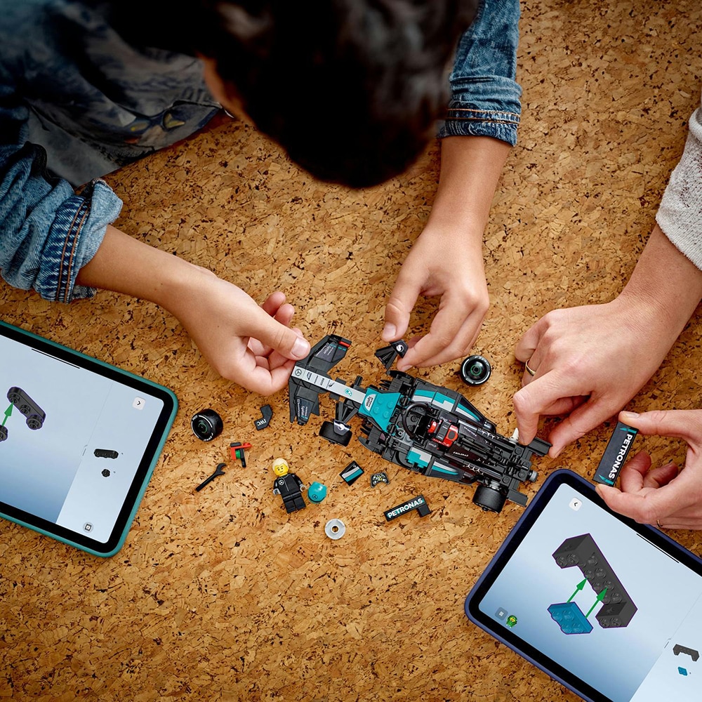 LEGO Speed Champions: Formula 1 - Masina de curse Mercedes-AMG F1 W15 77244, 10 ani+, 267 piese