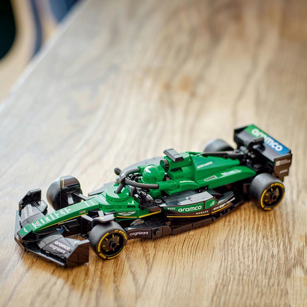 LEGO Speed Champions: Masina de curse Aston Martin Aramco F1 AMR24 77245, 10 ani+, 269 piese