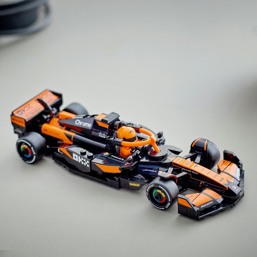 LEGO Speed Champions: Masina de curse McLaren F1 Team MCL38 77251, 10 ani+, 269 piese