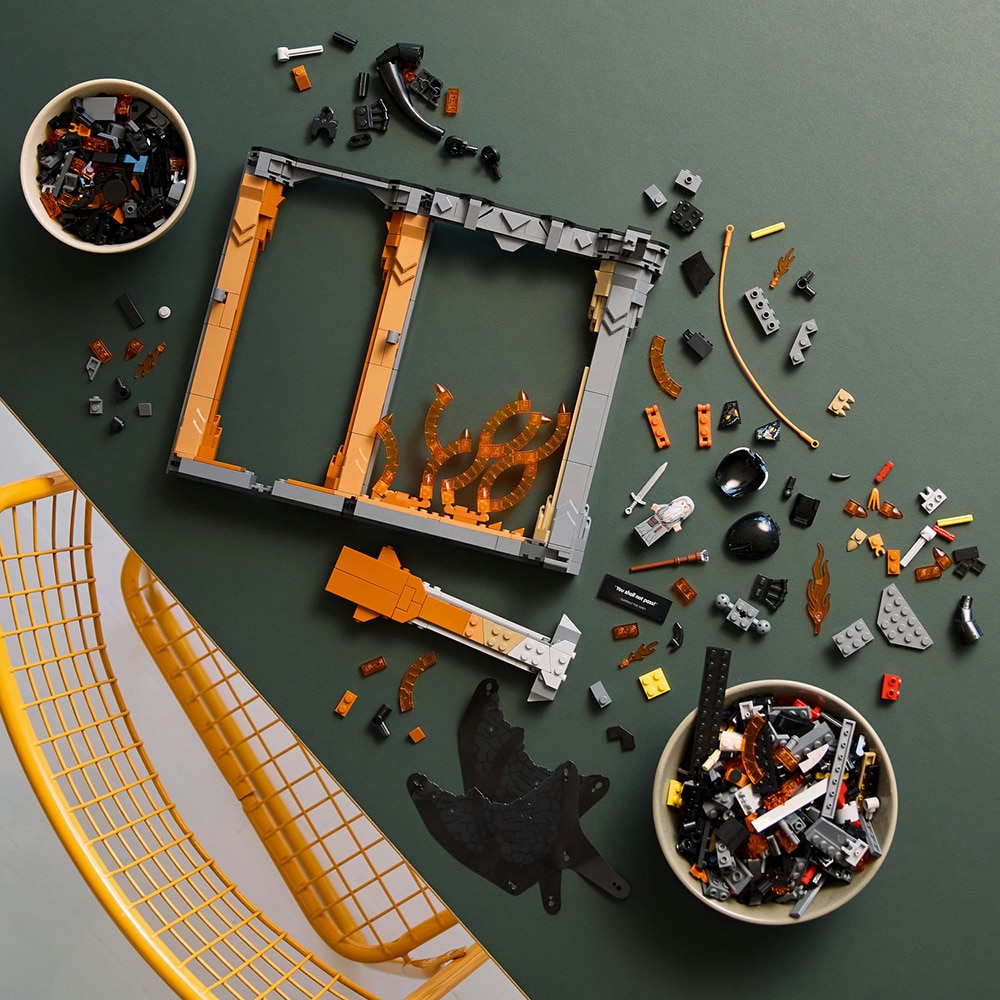 LEGO Icons: Stapanul inelelor - Diorama pentru biblioteca cu un Balrog 10367, 18 ani+, 1201 piese