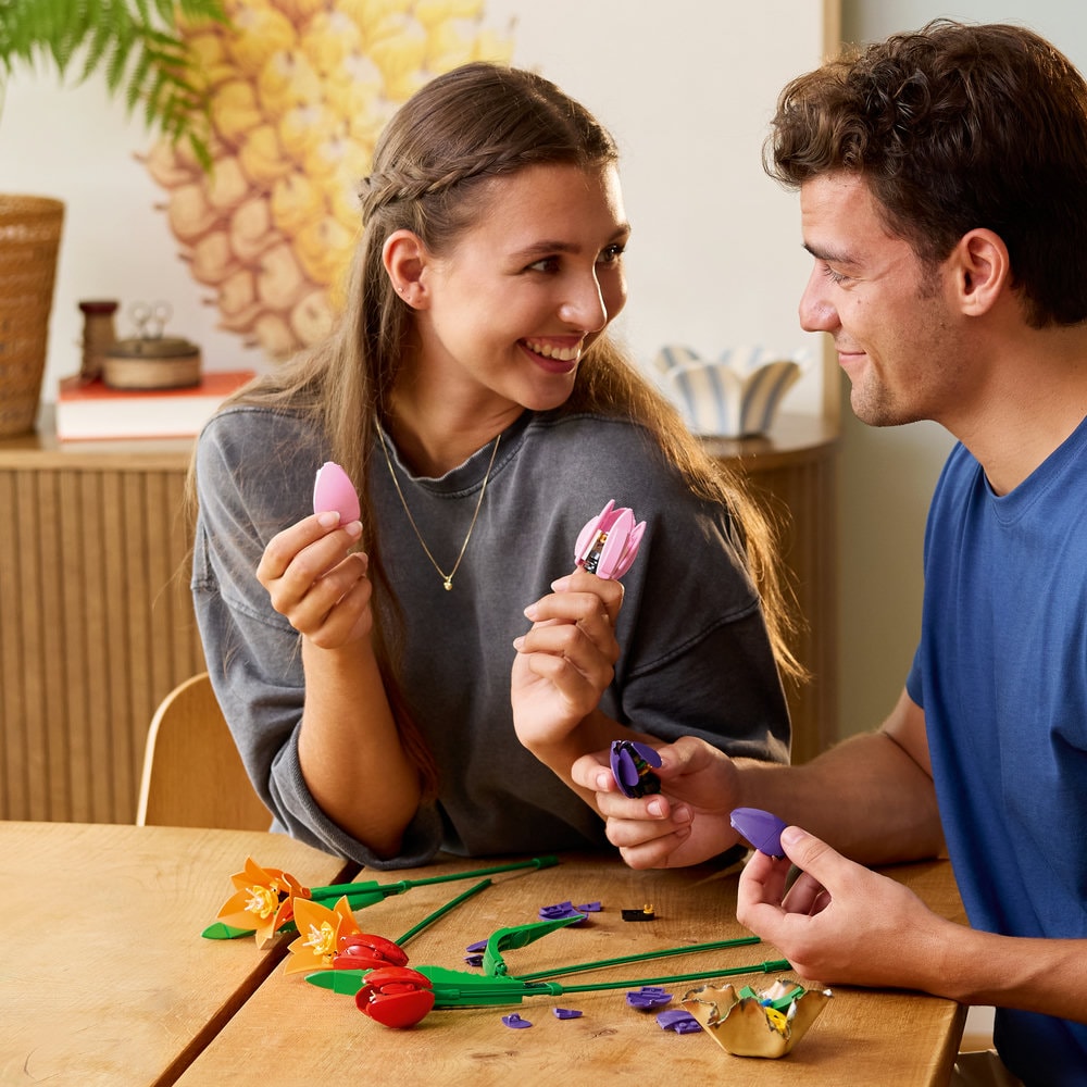 LEGO Botanicals: Buchet de lalele 11501, 18 ani+, 576 piese