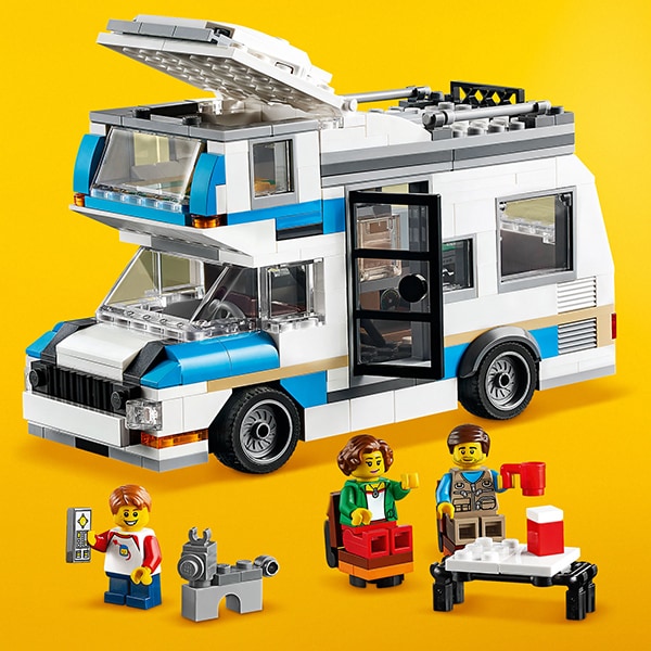 LEGO Creator: Vacanta in familie cu rulota 31108, 9 ani+, 766 piese