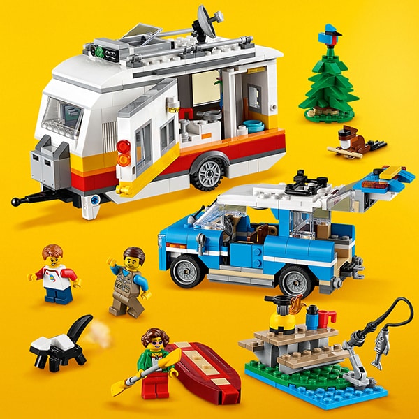 LEGO Creator: Vacanta in familie cu rulota 31108, 9 ani+, 766 piese