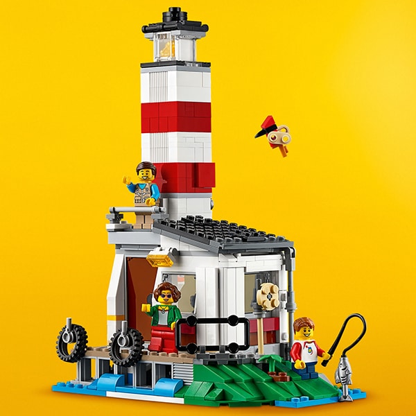 LEGO Creator: Vacanta in familie cu rulota 31108, 9 ani+, 766 piese