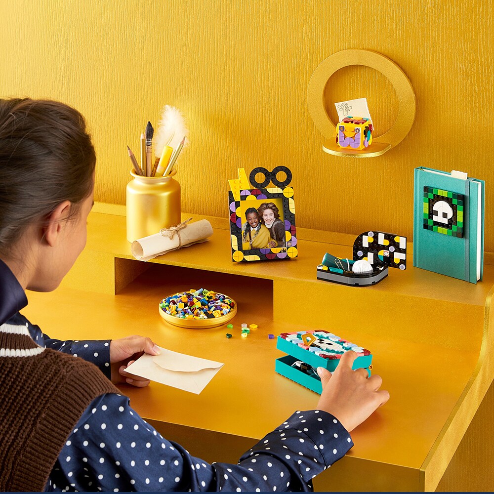 LEGO DOTS: Kit pentru desktop Hogwarts 41811, 8 ani+, 856 piese
