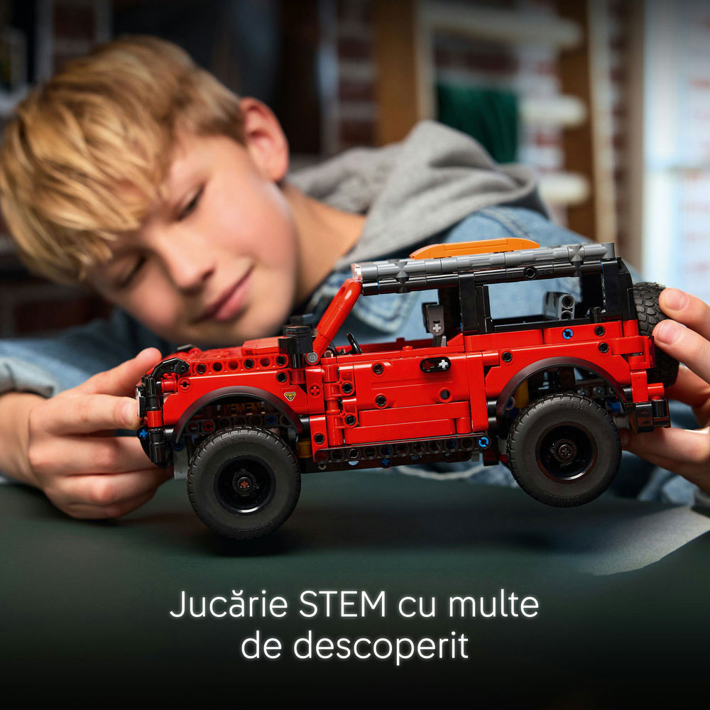 LEGO Technic: SUV Ford Bronco 42213, 9 ani+, 943 piese