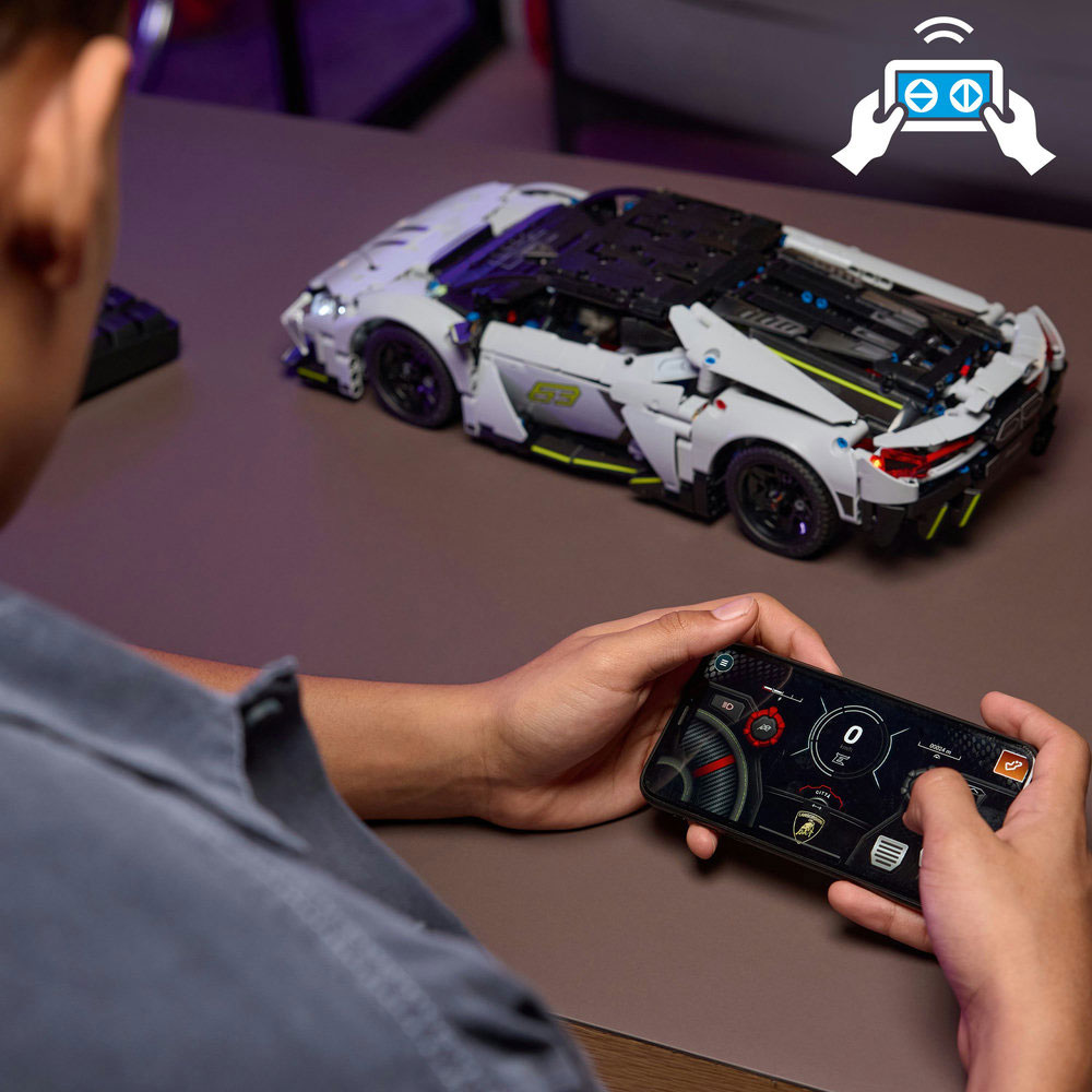 LEGO Technic: Supermasina sport Lamborghini Revuelto 42214, 10  ani+, 1135 piese