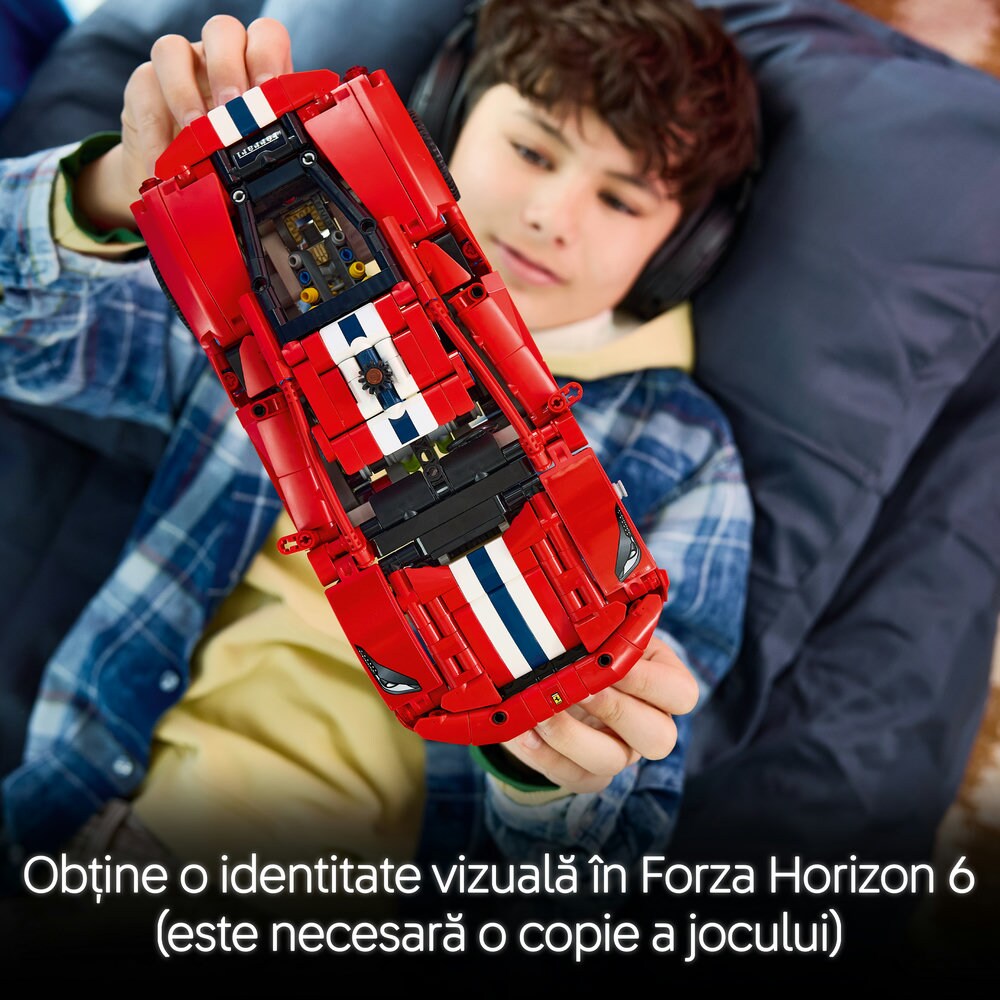 LEGO Technic: Masina Ferrari 488 Pista 42235, 9 ani+, 882 piese