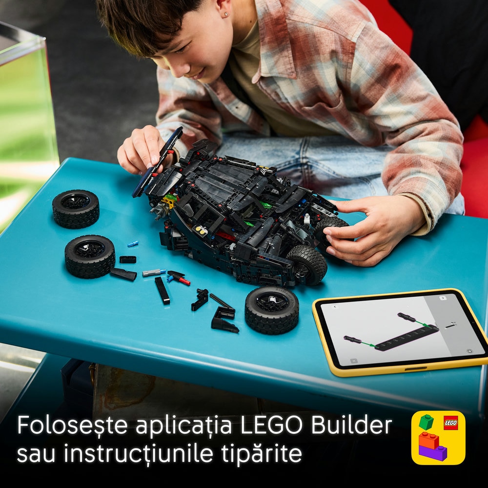 LEGO Technic: Batmobile Tumbler 42239, 12 ani+, 719 piese