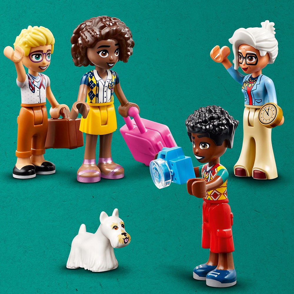 LEGO Friends: Castelul-pensiune 42638, 12 ani+, 1311 piese