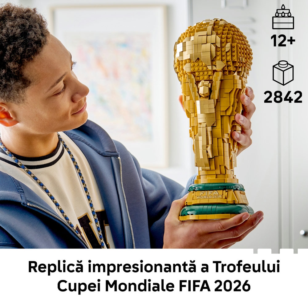 LEGO Editions: Trofeul oficial al Cupei Mondiale FIFA 43020, 12 ani+, 2842 piese