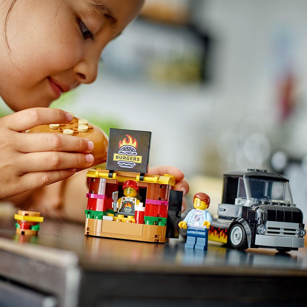LEGO City: Toneta de burgeri 60404, 5 ani+, 194 piese