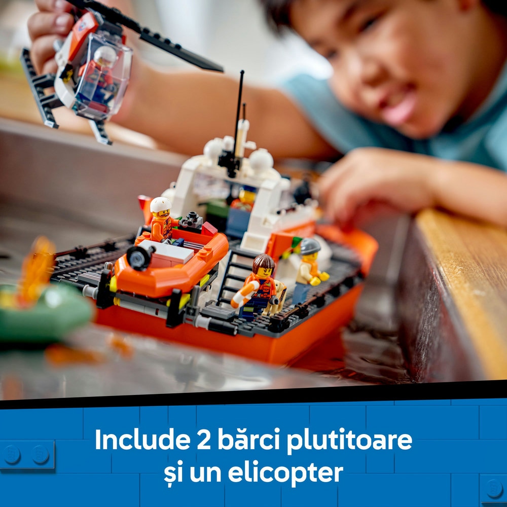LEGO City: Barca de salvare si elicopter ale Pazei de Coasta 60504, 7 ani+, 742 piese