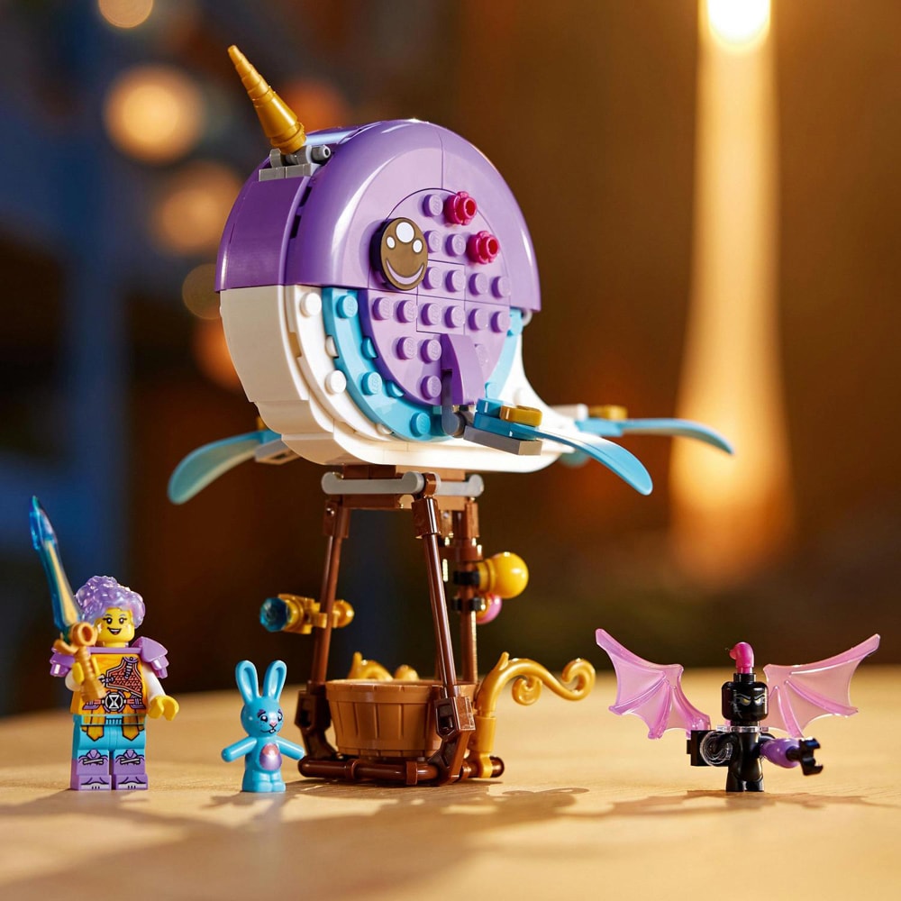 LEGO DREAMZzz: Balonul cu aer cald in forma de narval al lui Izzie 71472, 7 ani+, 156 piese