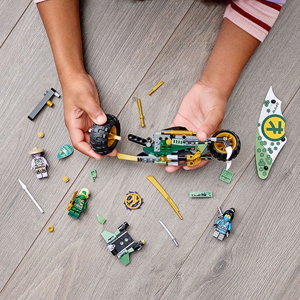 LEGO Ninjago: Motocicleta chopper a lui Lloyd 71745, 7 ani+, 183 piese
