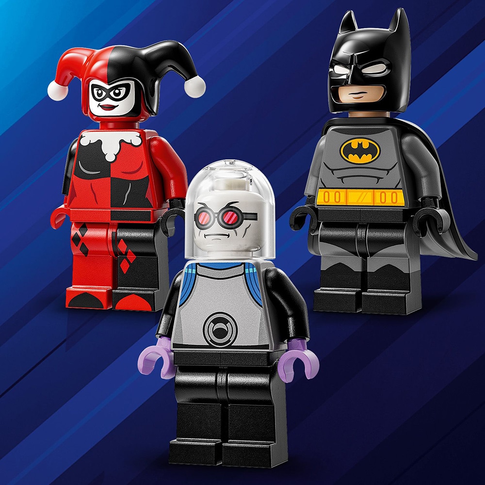 LEGO DC: Batman cu al sau Batmobile vs Harley Quinn si Mr. Freeze 76274, 8 ani+, 435 piese